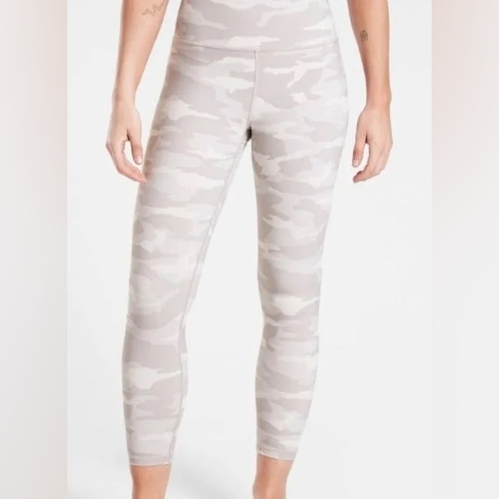 ATHLETA Elation 7/8 Camo Print Leggings Size S